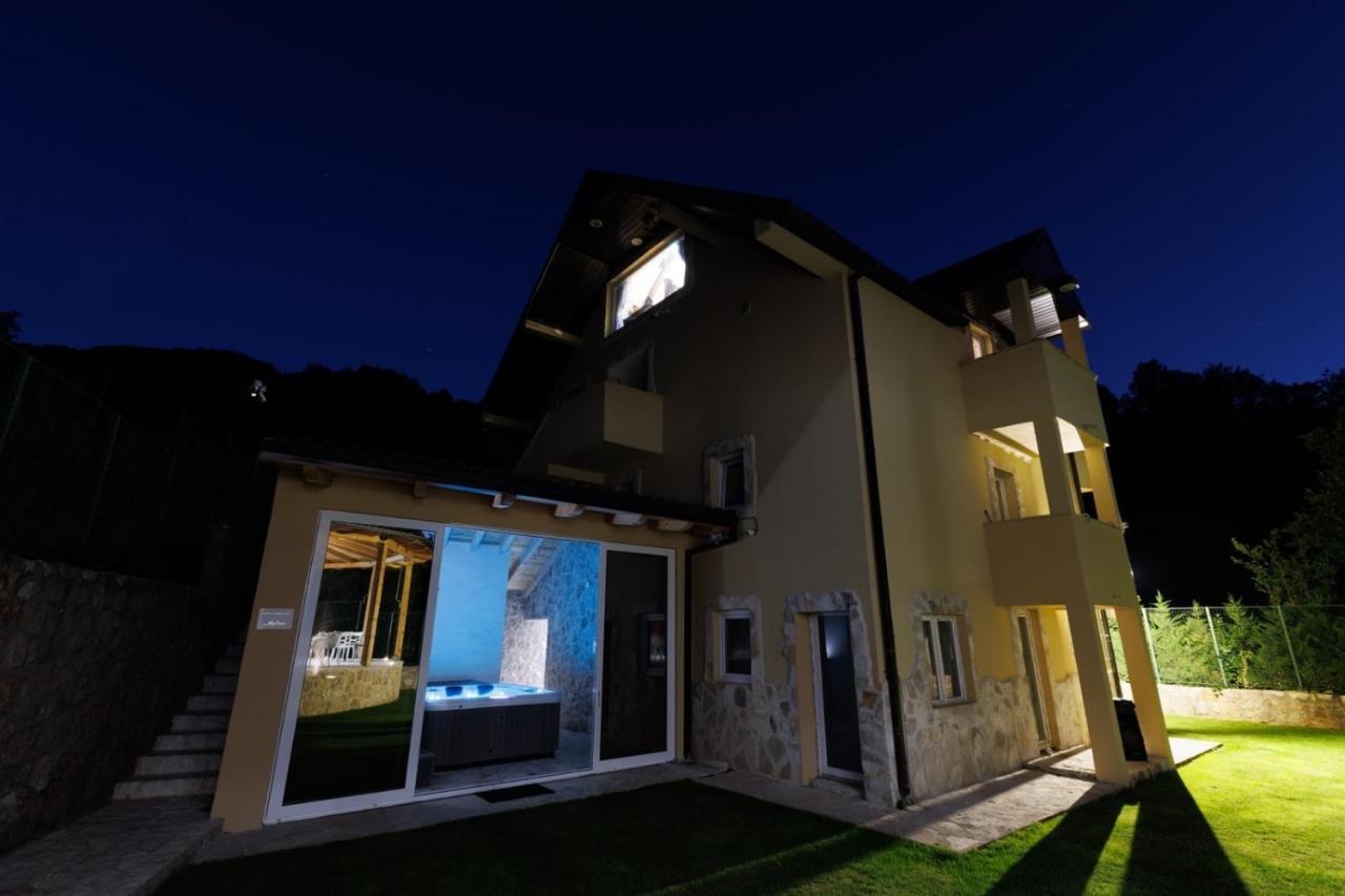 Family Spa Apartments Sunny&Shiny Savnik ภายนอก รูปภาพ